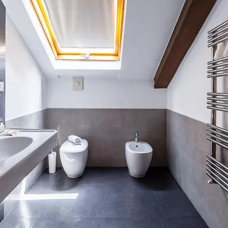 Apartment Attico Al Duomo By Napoliapartments